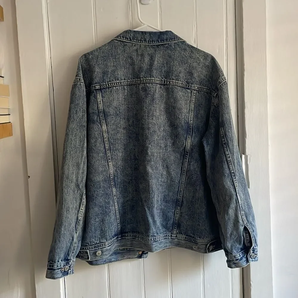 Old Navy Boyfriend Denim Jacket - Picture 4 of 5
